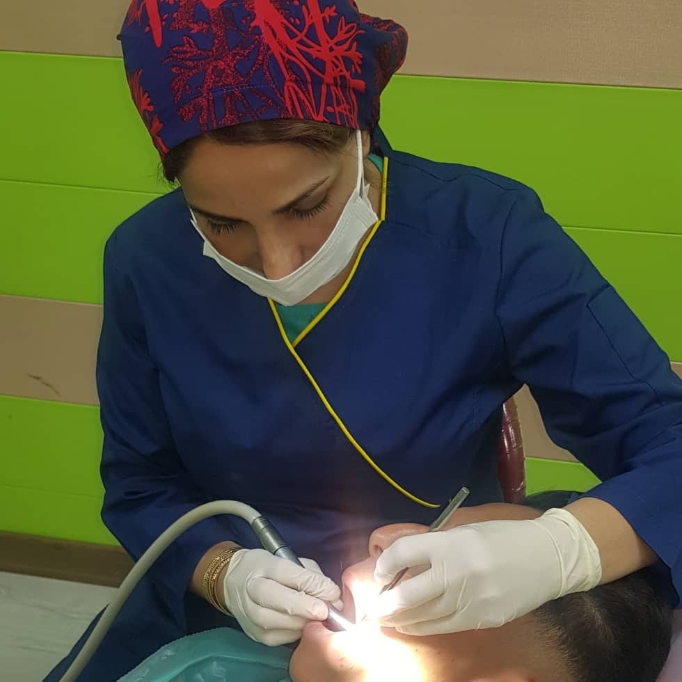 دکتر زهرا حیدری پور جراح – دندانپزشک